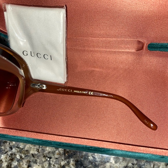 Gucci Sunglasses - Picture 8 of 11